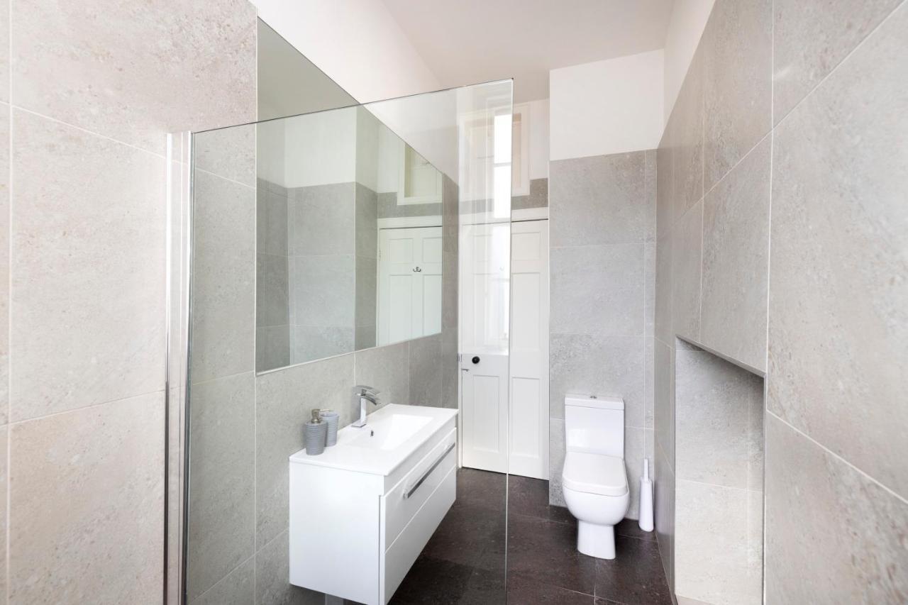 Apartamento Joivy Contemporary Flat In The New Town Edimburgo Exterior foto